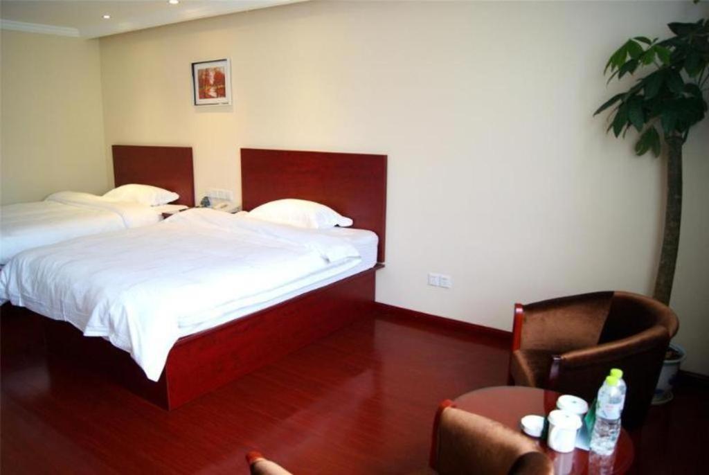 Greentree Inn Suzhou Railway Station North Square Haobainian Wedding Dress City Express Hotel Exteriör bild