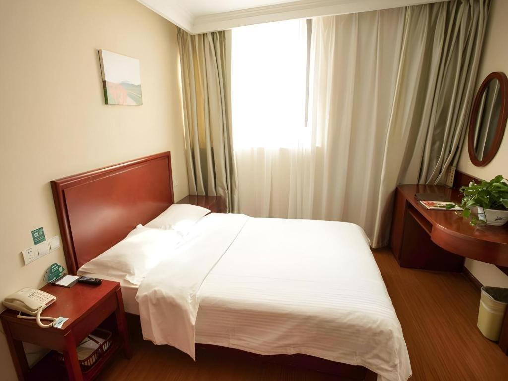 Greentree Inn Suzhou Railway Station North Square Haobainian Wedding Dress City Express Hotel Exteriör bild