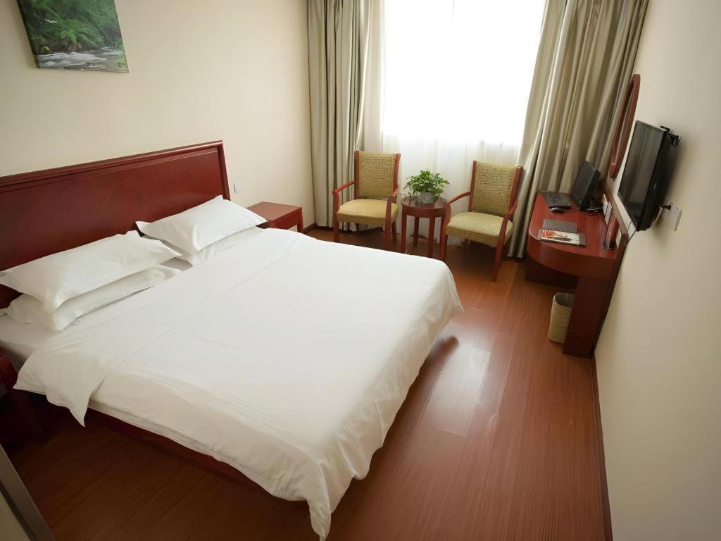 Greentree Inn Suzhou Railway Station North Square Haobainian Wedding Dress City Express Hotel Exteriör bild