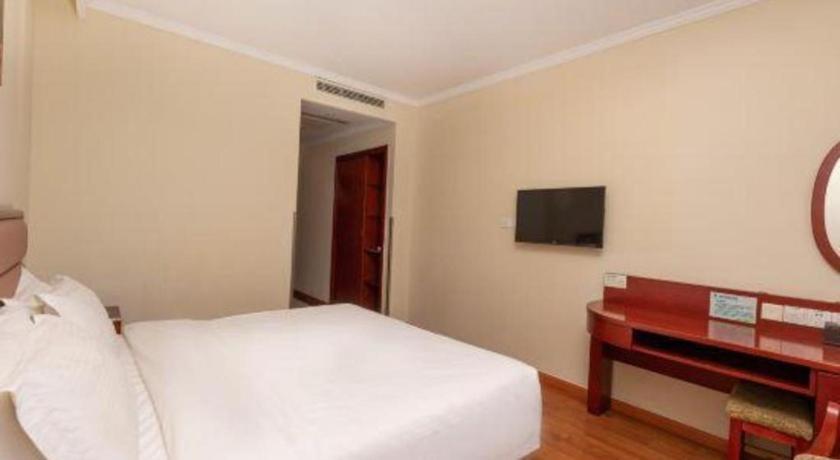 Greentree Inn Suzhou Railway Station North Square Haobainian Wedding Dress City Express Hotel Exteriör bild