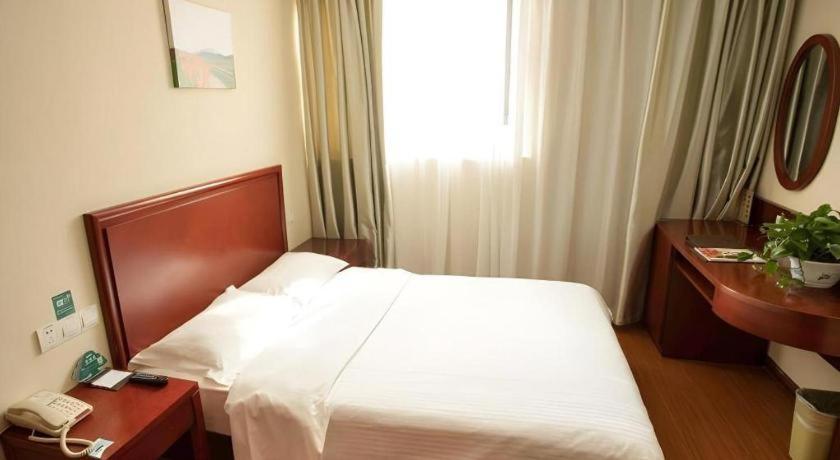 Greentree Inn Suzhou Railway Station North Square Haobainian Wedding Dress City Express Hotel Exteriör bild